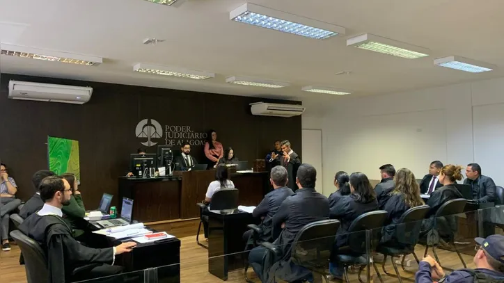 Defesa e acusação se enfrentam no Tribunal do Júri
