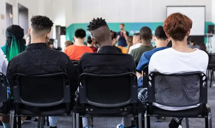 AL tem 165 alunos transexuais matriculados nas escolas do estado