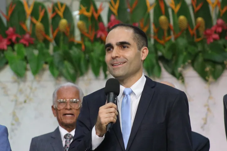 Pr. Leonardo encerrará a celebração com reflexão de gratidão