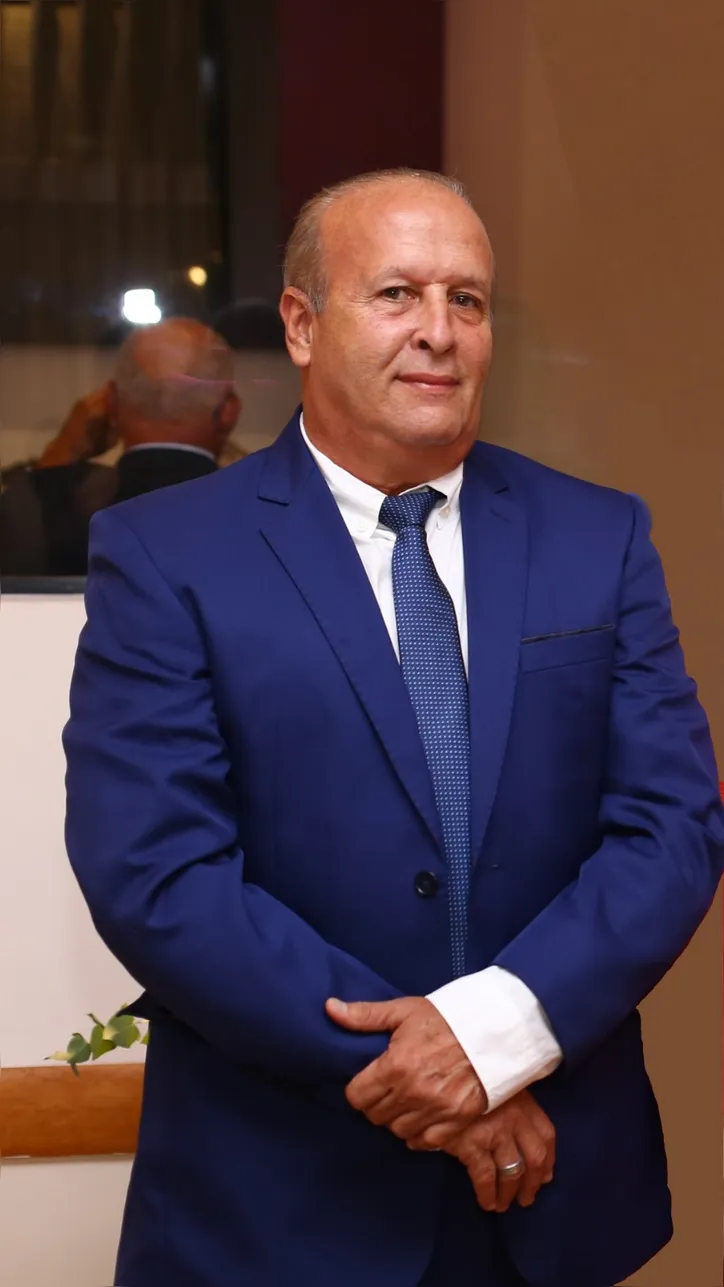 Alder Flores