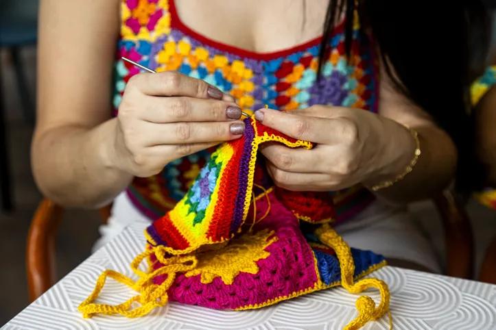 Peças em crochê são feitas para durar e para usar em diversas ocasiões