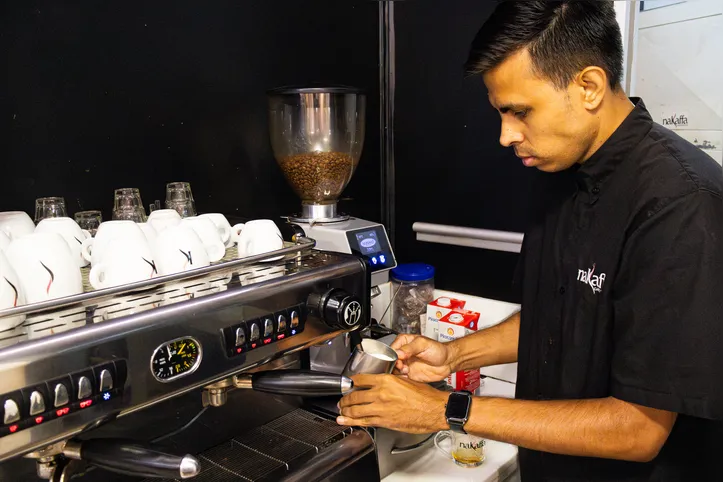 Especialistas em café, baristas se especializam cada vez mais para extrair o melhor da bebida