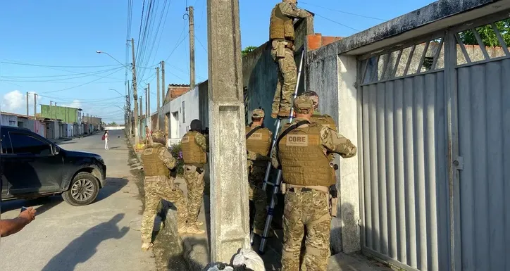 Foram cumpridos  11 mandados de busca e apreensão