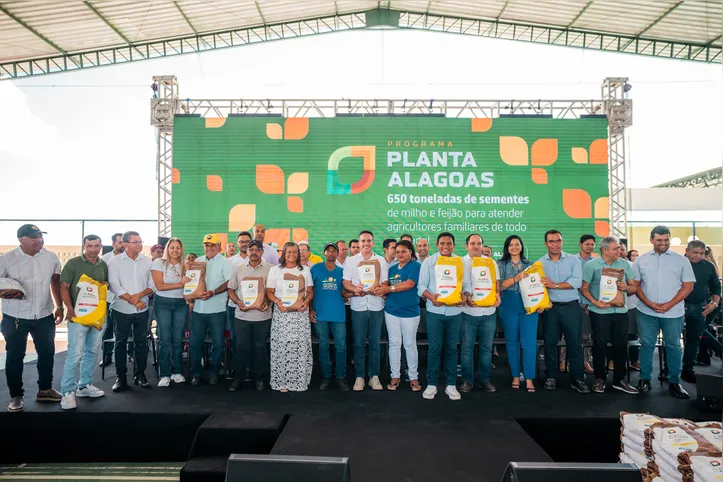 Paulo lança Planta Alagoas, com meta de distribuir 650 toneladas de sementes