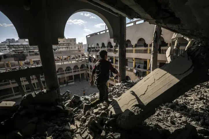 Forças israelenses fizeram novos ataques ao território palestino e dizem que ofensiva vai continuar