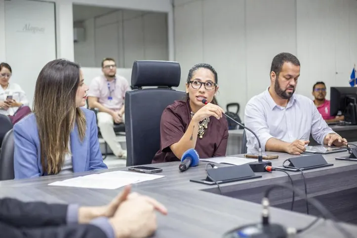 Dados foram apresentados pelos secretários Bárbara Braga (esq.), Paula Dantas e Wendel Palhares