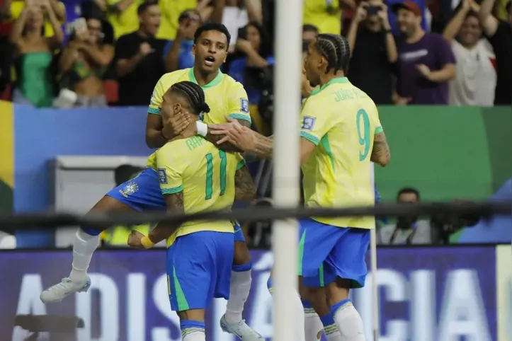 Seleção Brasileira venceu a Colômbia já nos acréscimos do jogo