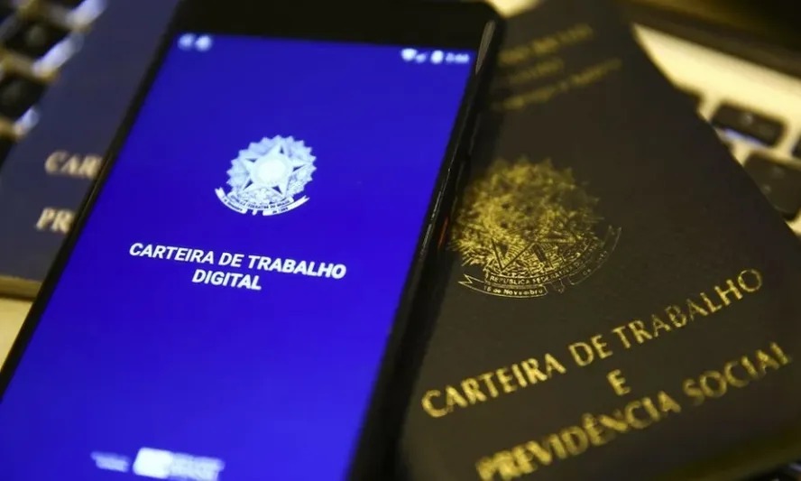 Desemprego fica em 5,4% até outubro, menor taxa desde 2012