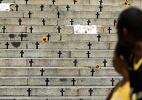 Taxa de homicídio cai, mas violência matou 45,7 mil no Brasil imagem