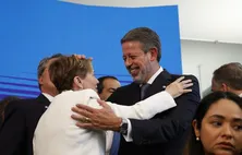 Fusões partidárias redesenham cenário político para 2026