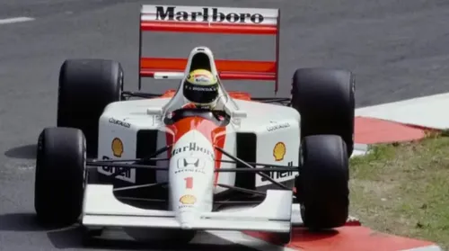 Capacete histórico de Senna é vendido por valor recorde em leilão - Imagem