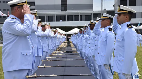 Concurso da Marinha para a Escola Naval tem prazo de inscrições ampliado - Imagem