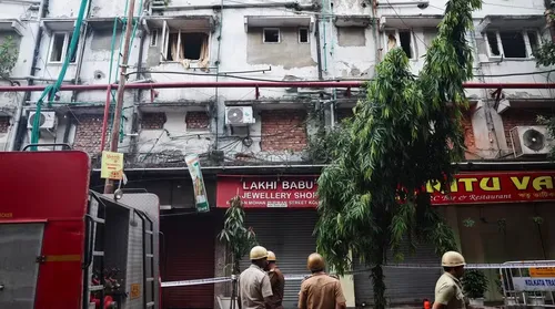 Incêndio em hotel na Índia deixa ao menos 15 mortos, incluindo 2 crianças - Imagem