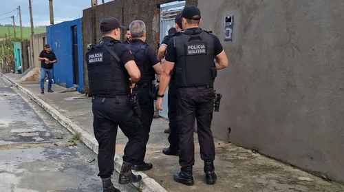 Operação prende 12 suspeitos de integrar o Comando Vermelho - Imagem