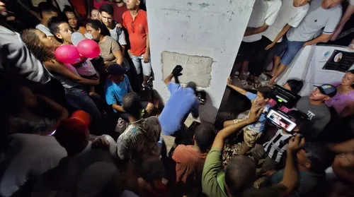 Sepultamento de bebê é marcado por comoção e clamor por justiça - Imagem