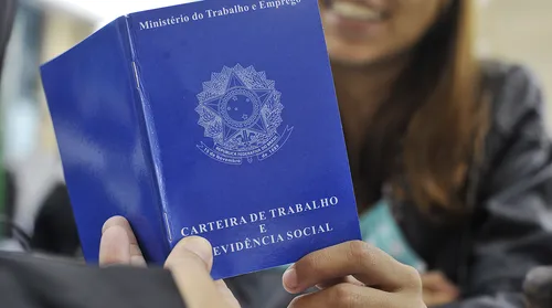 Caged Alagoas: 93,5% dos trabalhadores têm ensino médio completo - Imagem