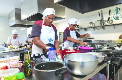 Capacitação com merendeiras valoriza receitas com ingredientes da agricultura familiar