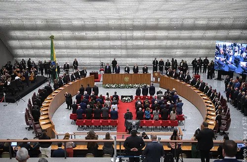STJ autoriza alteração em registro civil para gênero neutro