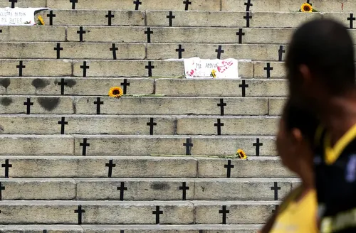 Taxa de homicídio cai, mas violência matou 45,7 mil no Brasil