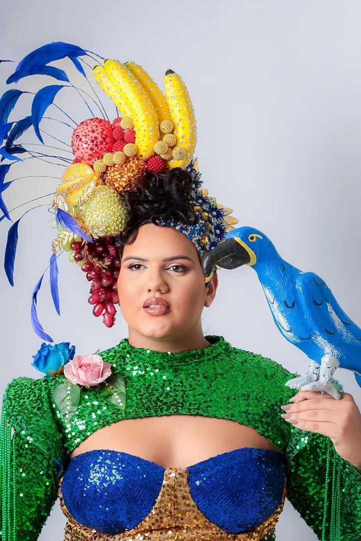 Roupa típica utilizada por Júlia fez referência às belezas do Brasil