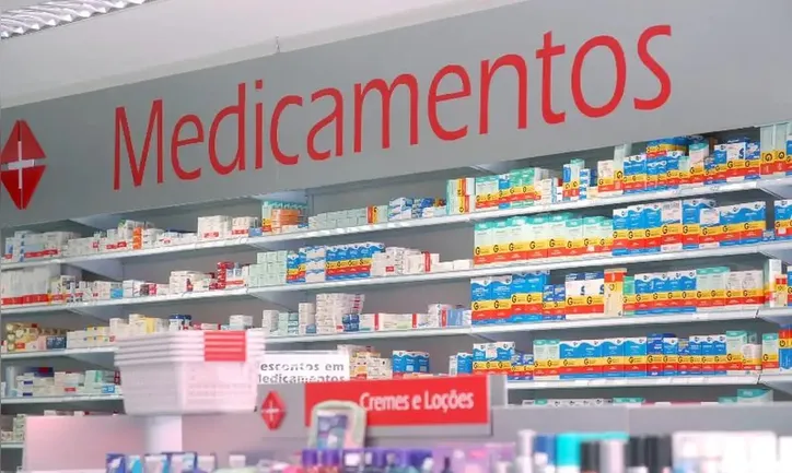 Farmácias não podem cobrar pelos medicamentos preço acima do permitido pela CMED