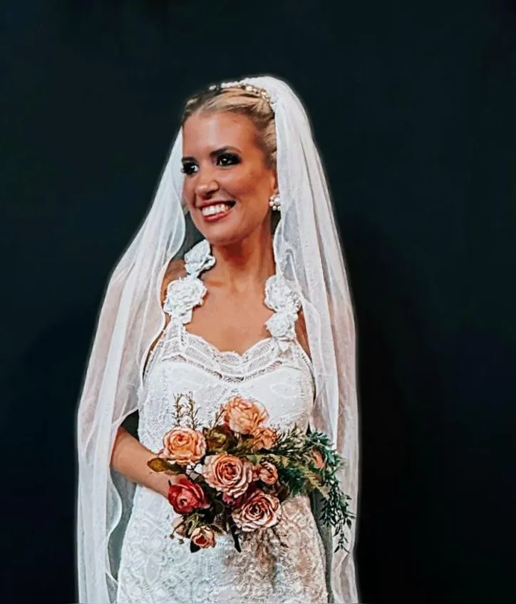 Imagem ilustrativa da imagem Aniversariantes da semana, desfile no Salão do Casamento - em destaque