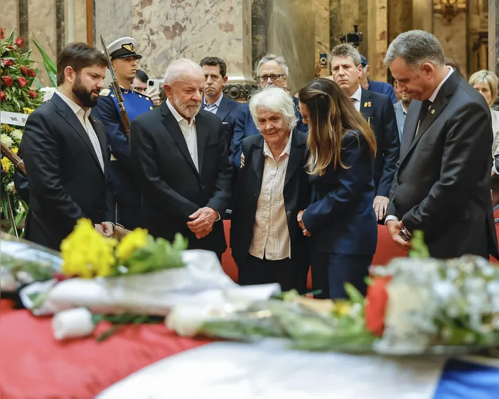 Presidente da República, Luiz Inácio Lula da Silva, durante exéquias do Ex-Presidente da República Oriental do Uruguai, José “Pepe” Mujica.
Palácio Legislativo, Salão dos Passos Perdidos.

Foto: Ricardo Stuckert / PR