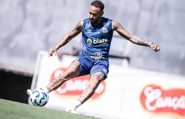 Neymar durante o treino do Santos no CT Rei Pelé, nessa terça (8)