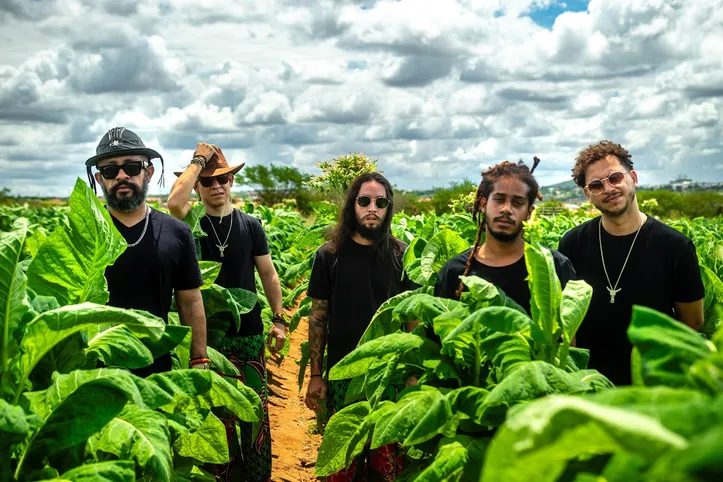 Imagem ilustrativa da imagem Banda Quiçaça mistura coco, reggae, rock e cordel em novo disco