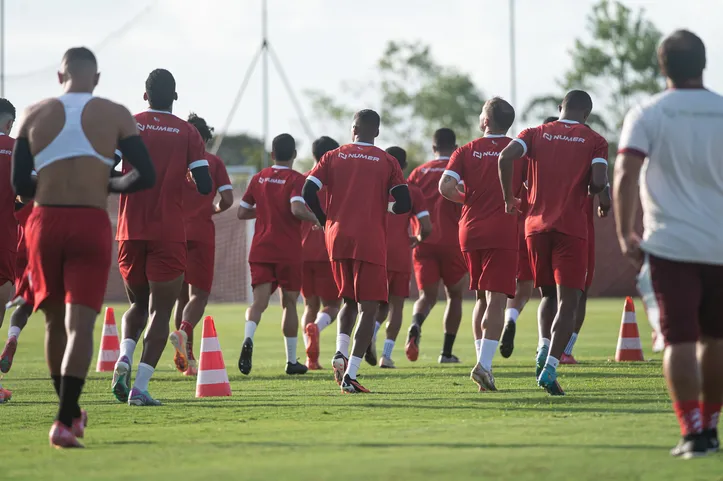 Elenco regatiano durantre treinamento