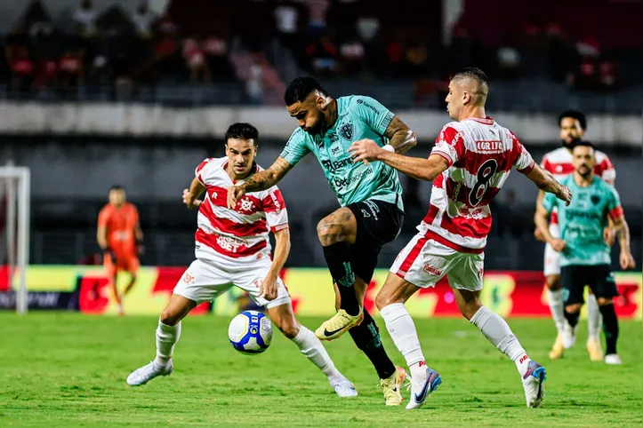 CRB e Paysandu em jogo da Série B de 2024, pela 30ª rodada