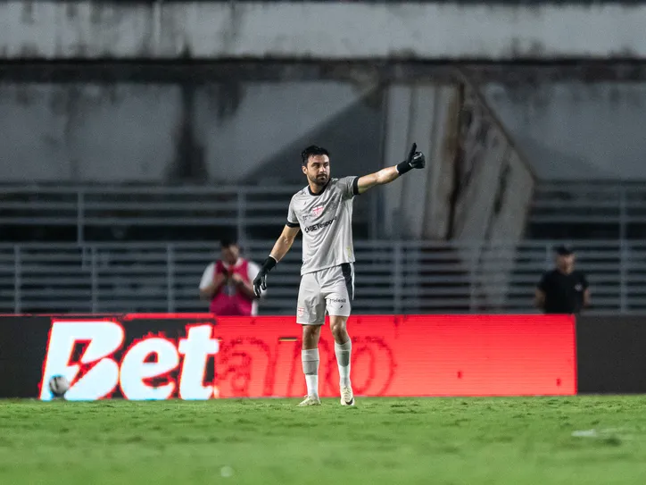 Goleiro Matheus Albino estava no Galo na temporada passada e continua no time em 2025