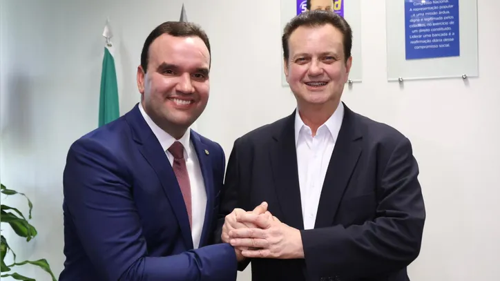 Deputado federal Luciano Amaral foi saudado pelo presidente nacional do PSD, Gilberto Kassab