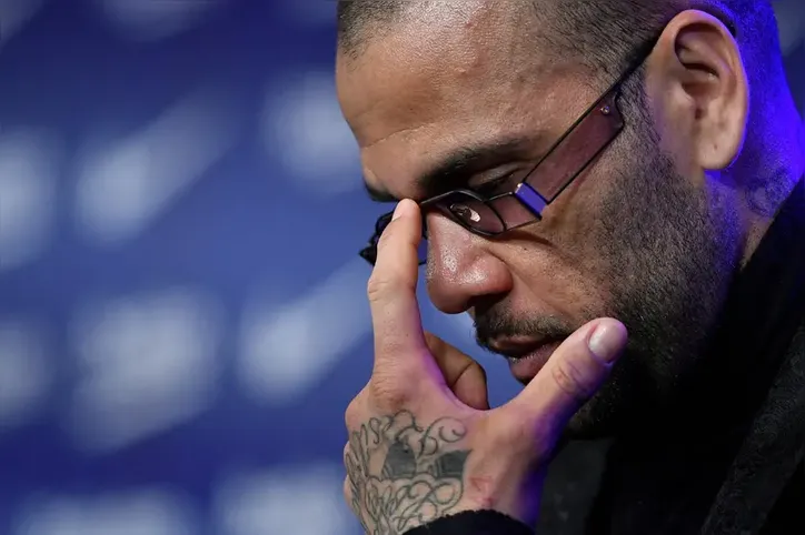 Ex-jogador Daniel Alves foi indiciado por estupro em 2024