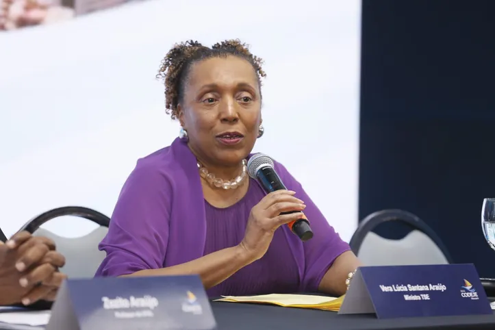 Para Vera Lúcia, Brasil avança na consolidação democrática