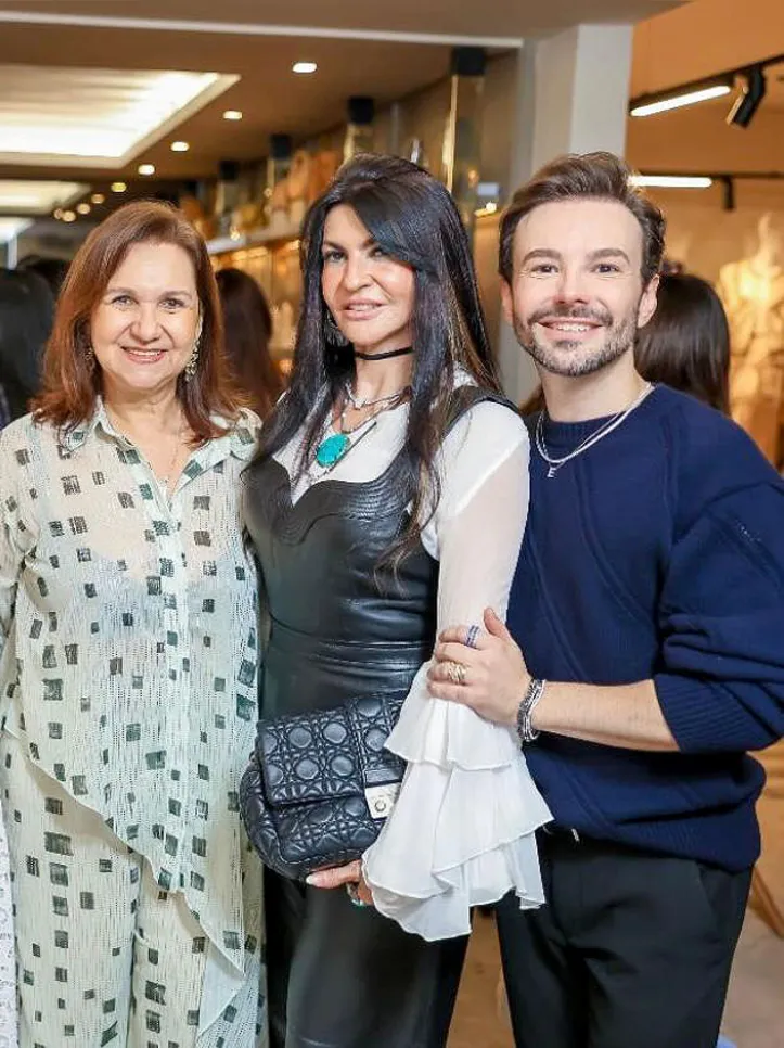Imagem ilustrativa da imagem Entrevista com a presidente das bordadeiras Mimos de Peró, antes do desfile da coleção Fé, em Capela