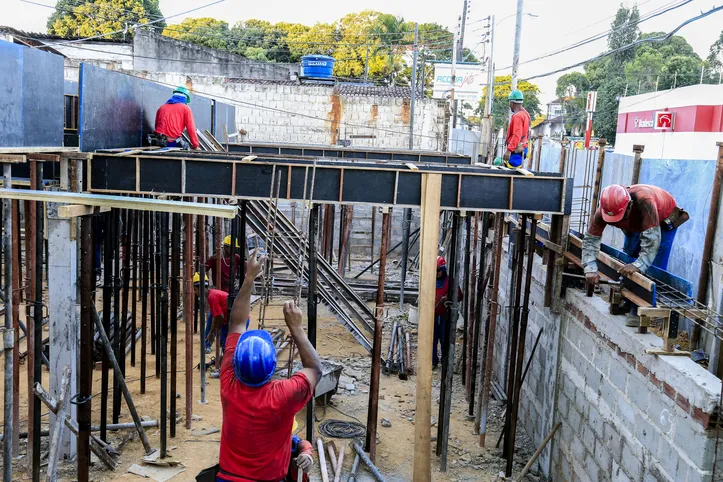 As 522 empresas ativas na indústria da construção existentes no estado pagaram R$ 482,8 milhões em salários