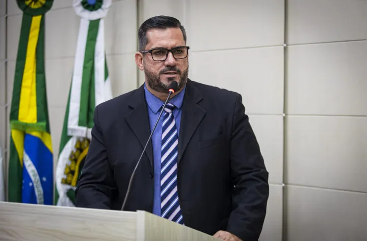 Presidente da Comissão de Educação, Leonardo Dias (PL) diz que os pedidos de providência chegam diariamente tanto à Câmara quanto à Defensoria Pública