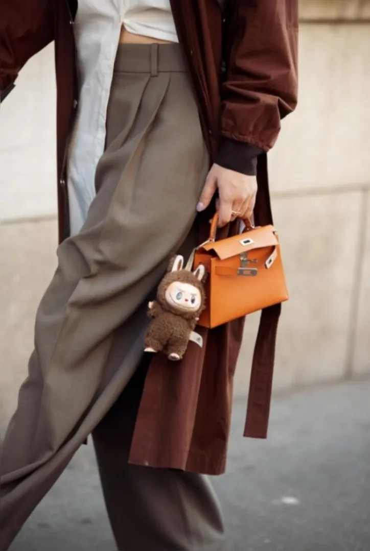 Labubu tem conquistado cada vez mais o meio fashion