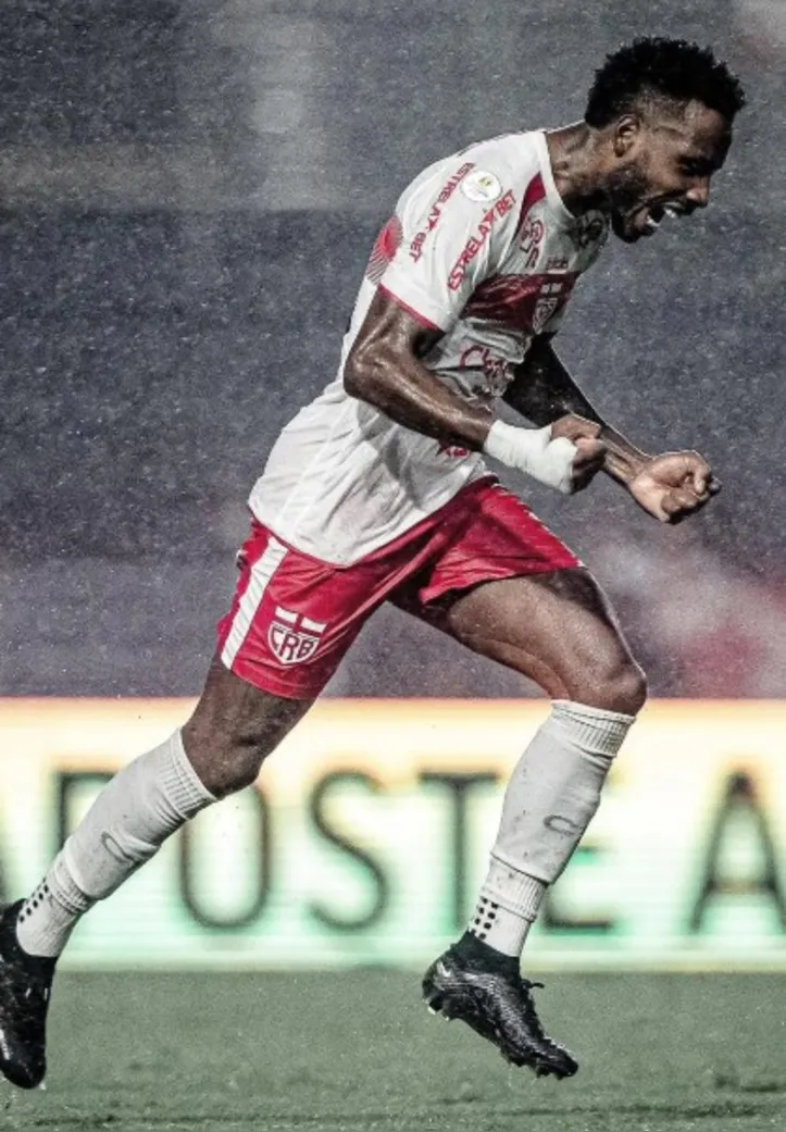 Guilherme Romão deve deixar o Atlético-GO na próxima janela de transferências e voltar para o CRB