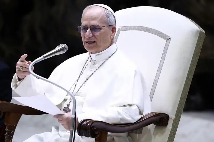 Papa Leão XIV pediu ontem que a imprensa atue contra a polarização do mundo e defendeu a liberdade de expressão