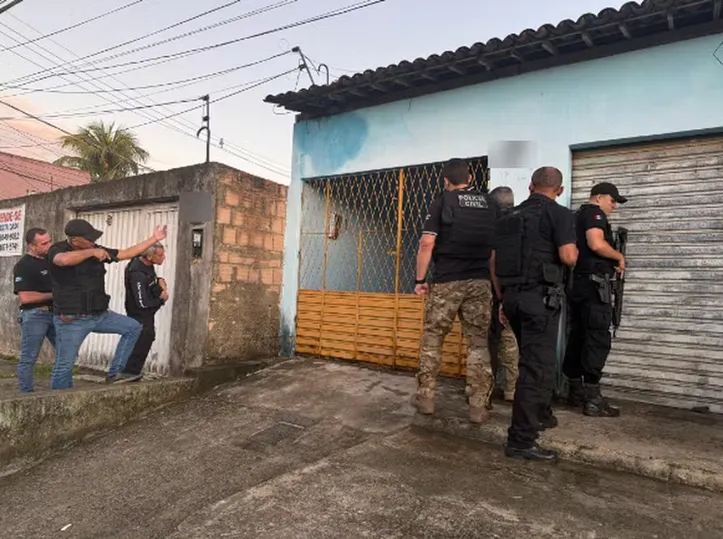 Imagem ilustrativa da imagem Megaoperação desarticula quadrilha que vendia drogas por delivery em
Maceió
