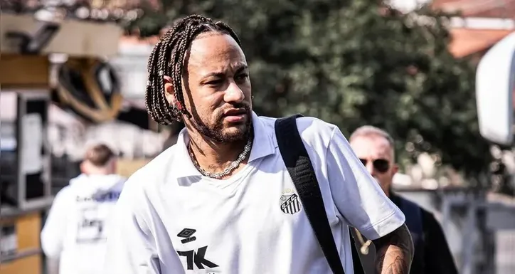 Neymar já está em Maceió com o Santos, para o jogo com o CRB