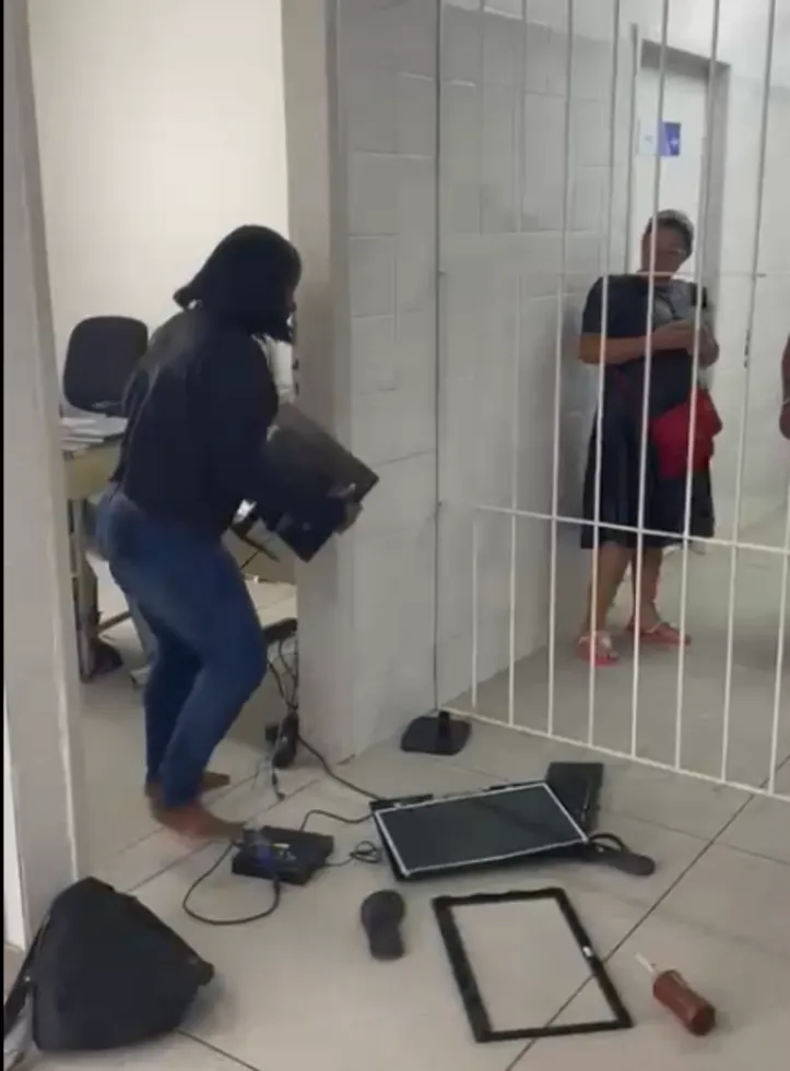 Imagem ilustrativa da imagem Paciente é detida por promover quebra-quebra e causar tumulto em posto de saúde