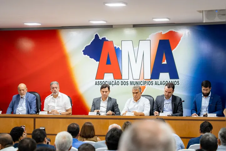 Prefeituras discutiram ontem os impactos da reforma tributária com integrantes da bancada federal