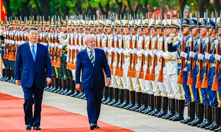 Presidente da República, Luiz Inácio Lula da Silva, durante a cerimônia de boas-vindas, no Grande Palácio do Povo
