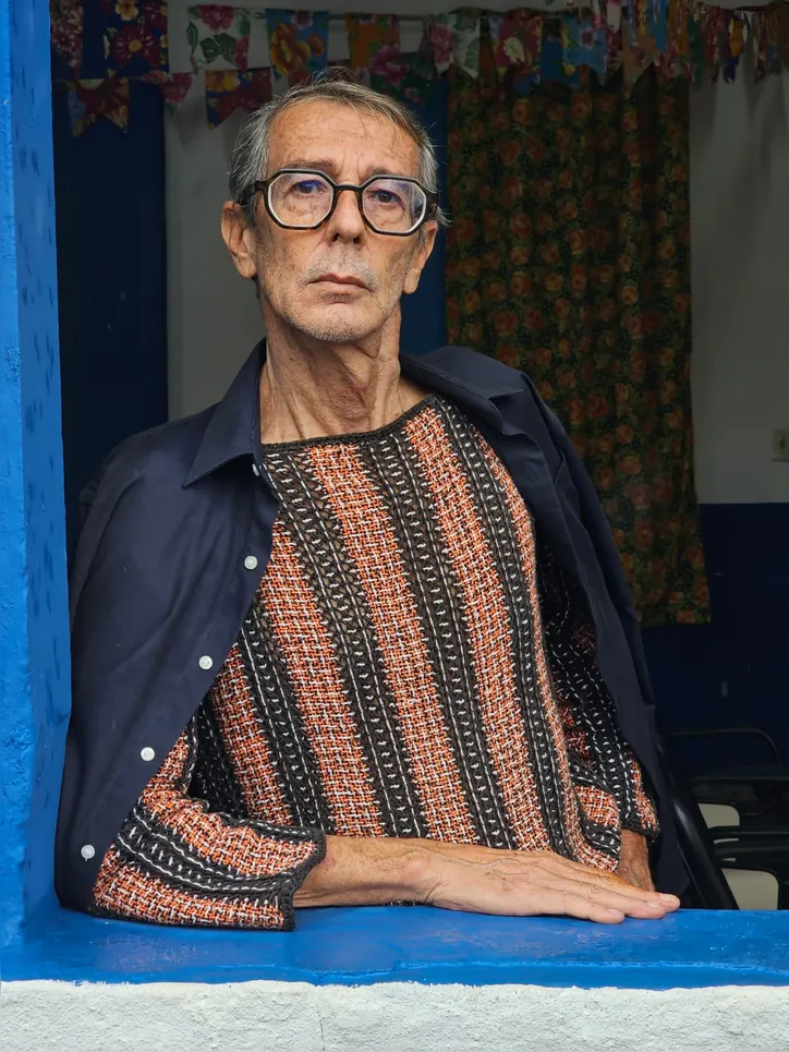 Fernando Perdigão, diretor criativo do Renda-se, é pioneiro no uso do filé na moda e decoração