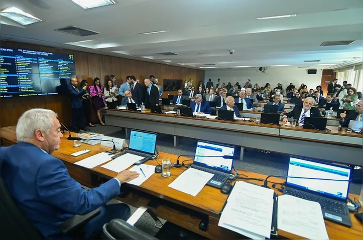 Comissão aprovou mandato de 5 anos para todos os cargos