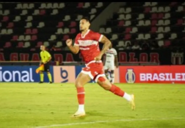 Breno Herculano em campo na partida contra o Botafogo-SP