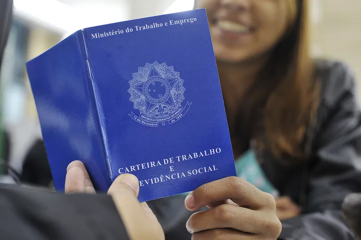 No acumulado do ano até abril, o setor de serviços registra a abertura de 3.823 vagas formais de trabalho